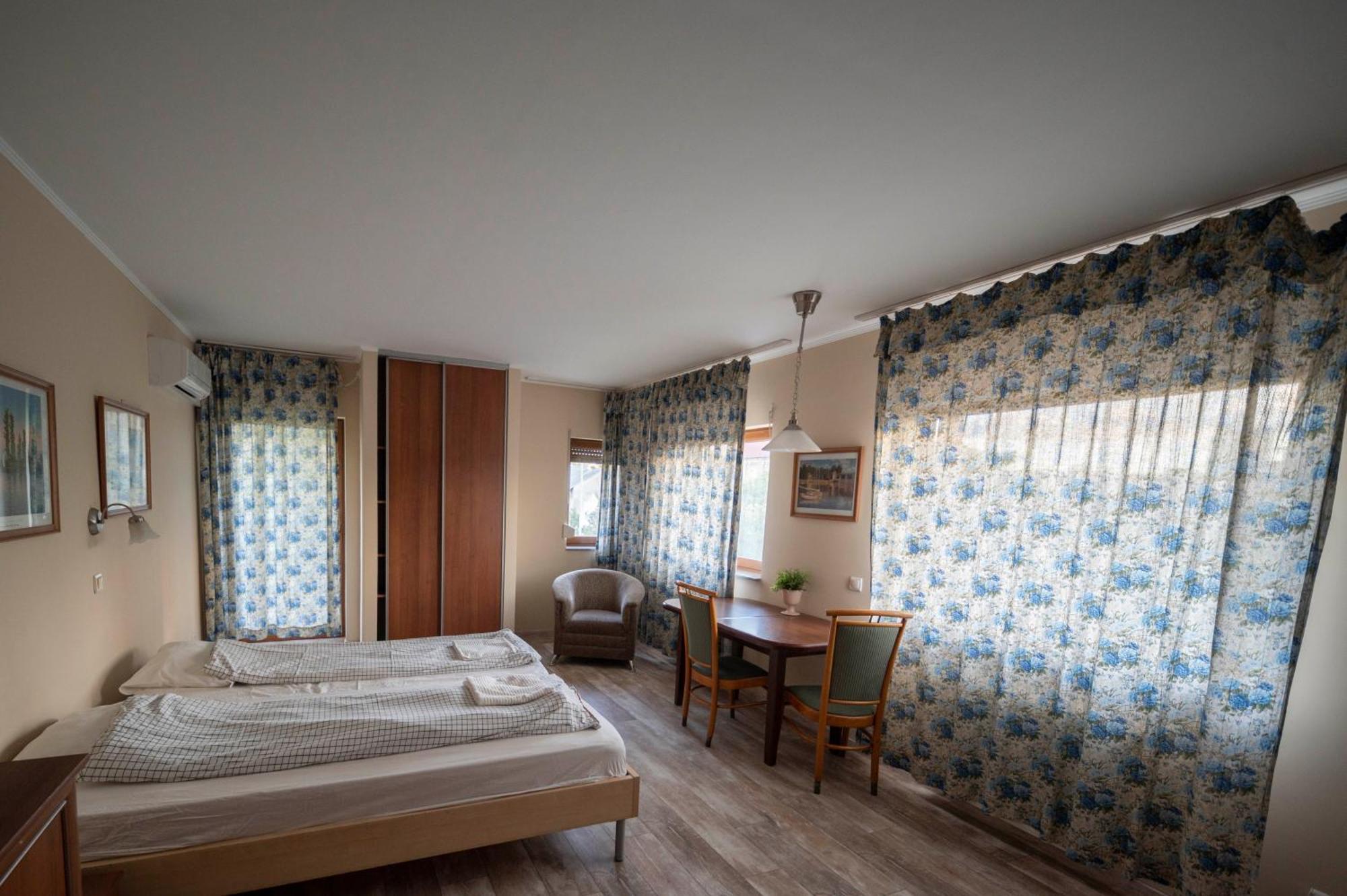 Carolina Apartman Budapest Luaran gambar